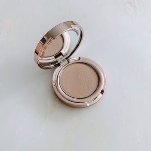 Josie Maran Argan Enlightenment Illuminizing Veil